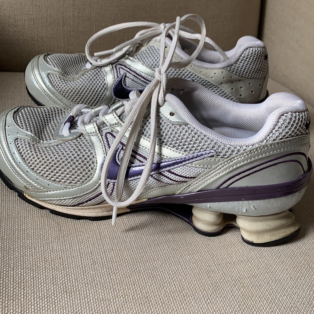 Nike Navina 3 Women’s Running Shoe Sz 7.5 - Picture 2 of 6